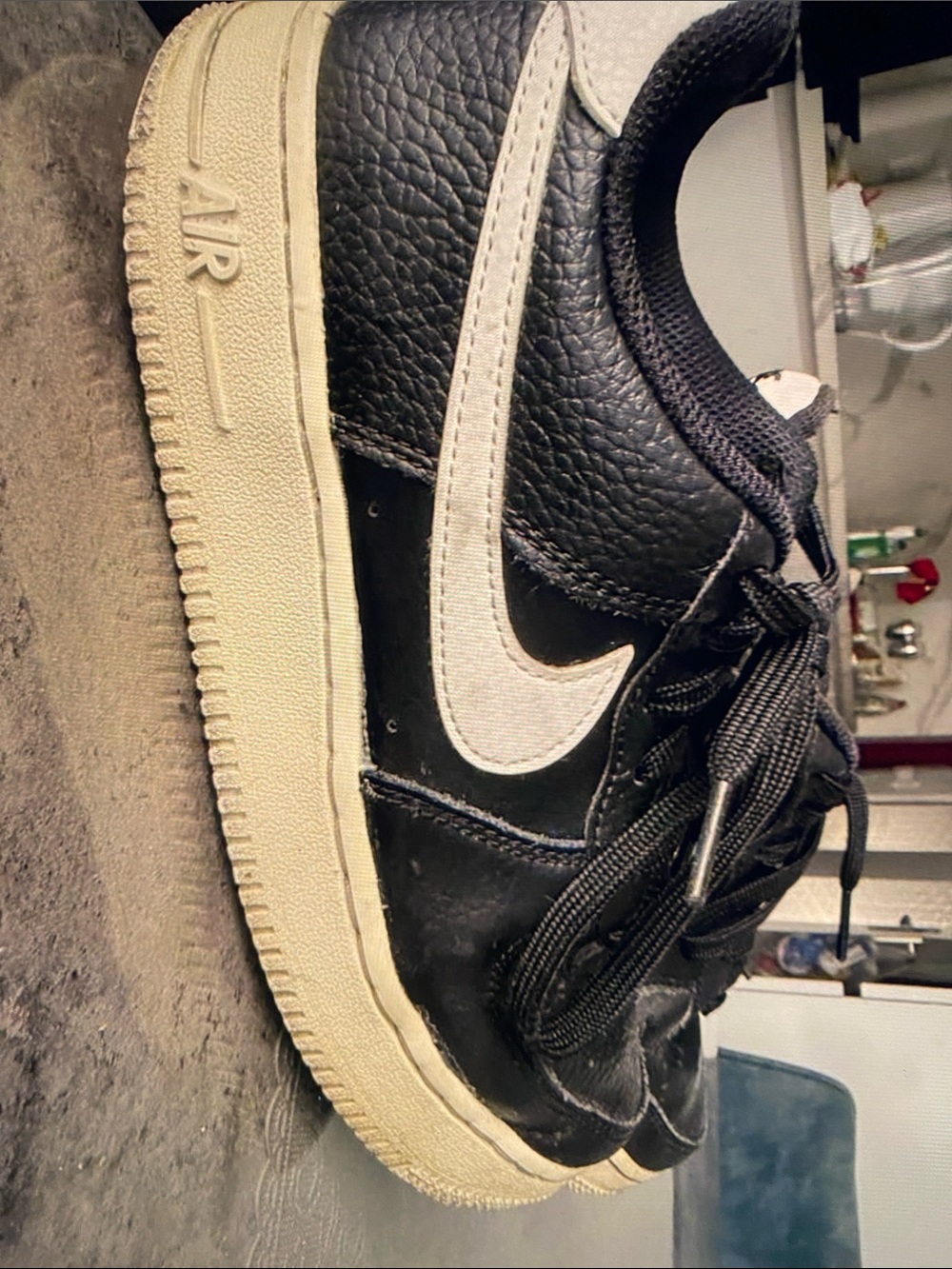 Nike Kids Black and Cream Low-Top Sneakers